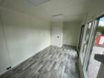 Contenedores Ejido Ufficio Contenitore 6x3 m Facciata Vetrata Grigio Rosa - immagine 5